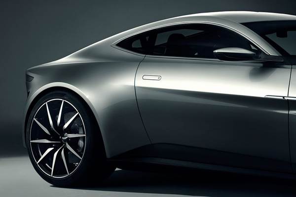 James Bond Aston Martin DB 10 Spectre film  (5)